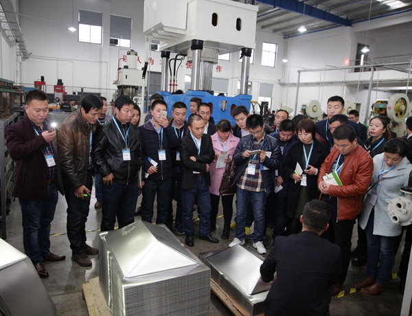 攜手并進，共創(chuàng)共贏——熱烈歡迎科恩陜西經(jīng)銷商團隊到廠參觀學習